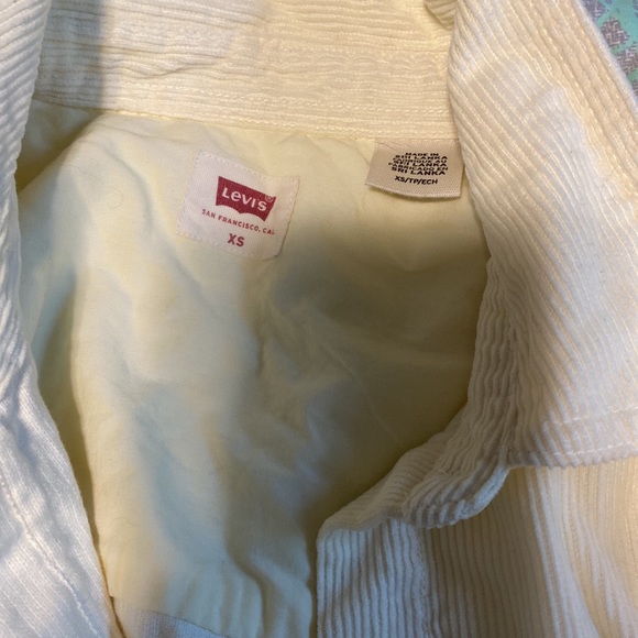 Levi’s corduroy cream button up top - Picture 3 of 5